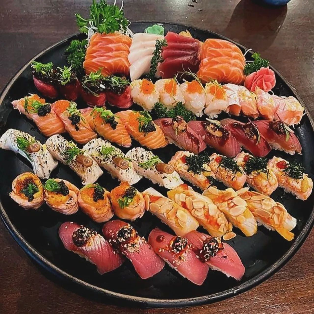 Restaurante japonês na Tijuca contrata garçom ou garçonete 