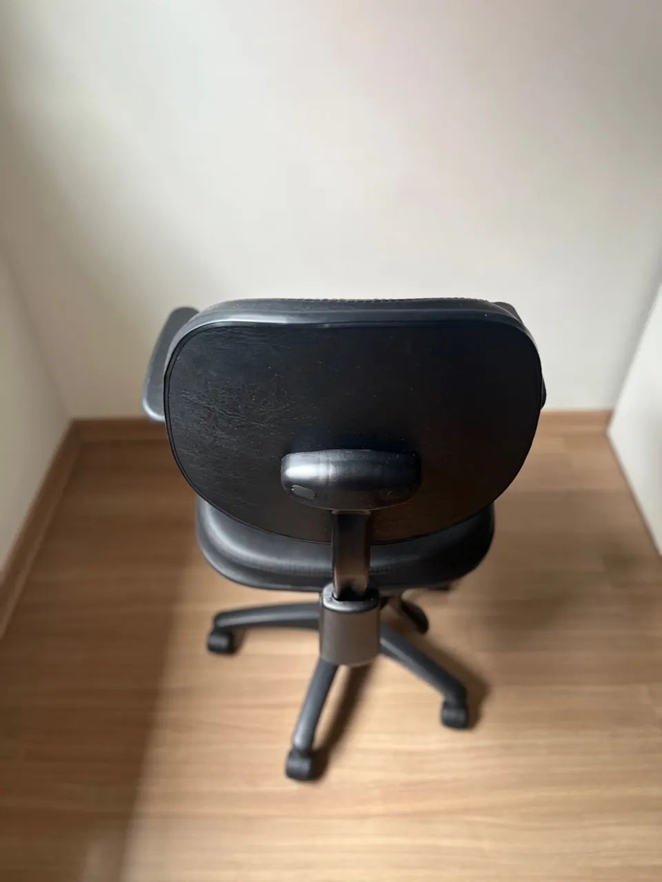 Cadeira De Escritório Nr17 Executiva Com Costura Excelente - Foto 4