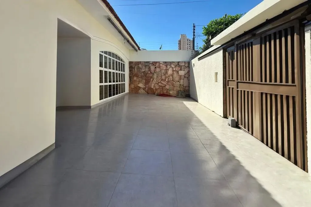Casa com 3 dormitórios à venda, 299 m² por R$ 990.000,00 - Setor Nova Suiça - Goiânia/GO