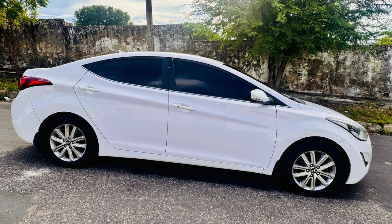 VENDO Hyundai Elantra, ANO 14/15. - Foto 5