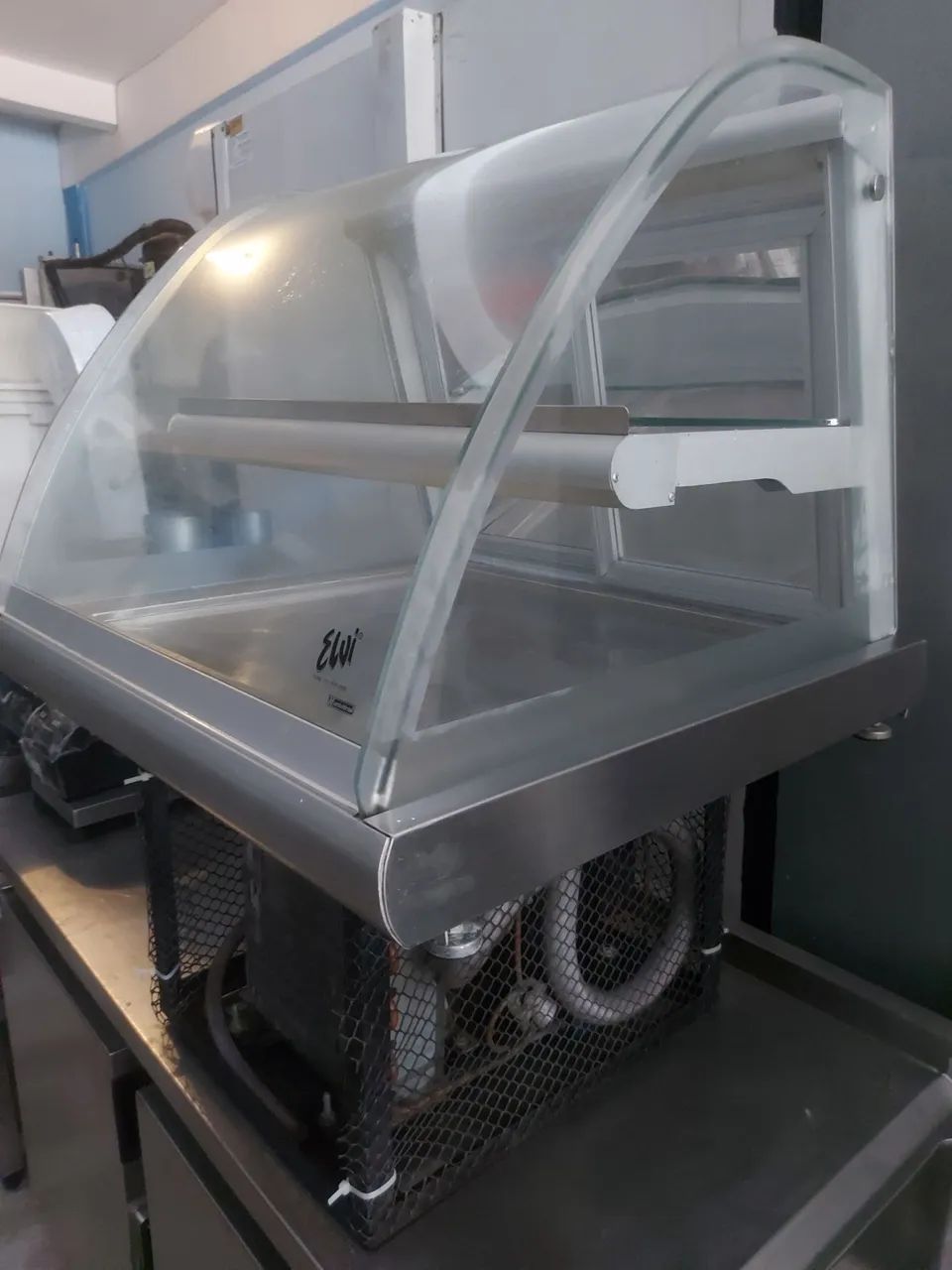 Vitrine Elvi 220 vts refrigerado - Foto 3