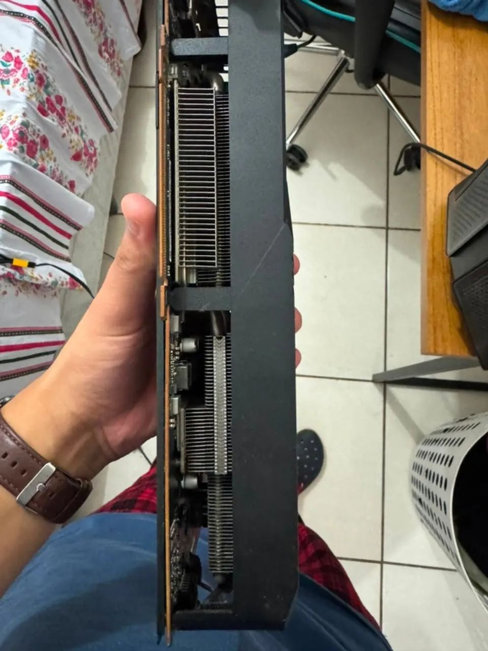 PLACA DE VIDEO RX5600 XT ASUS  - Foto 4