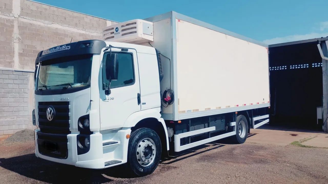 Vw 17 230 baú refrigerado  - Foto 4