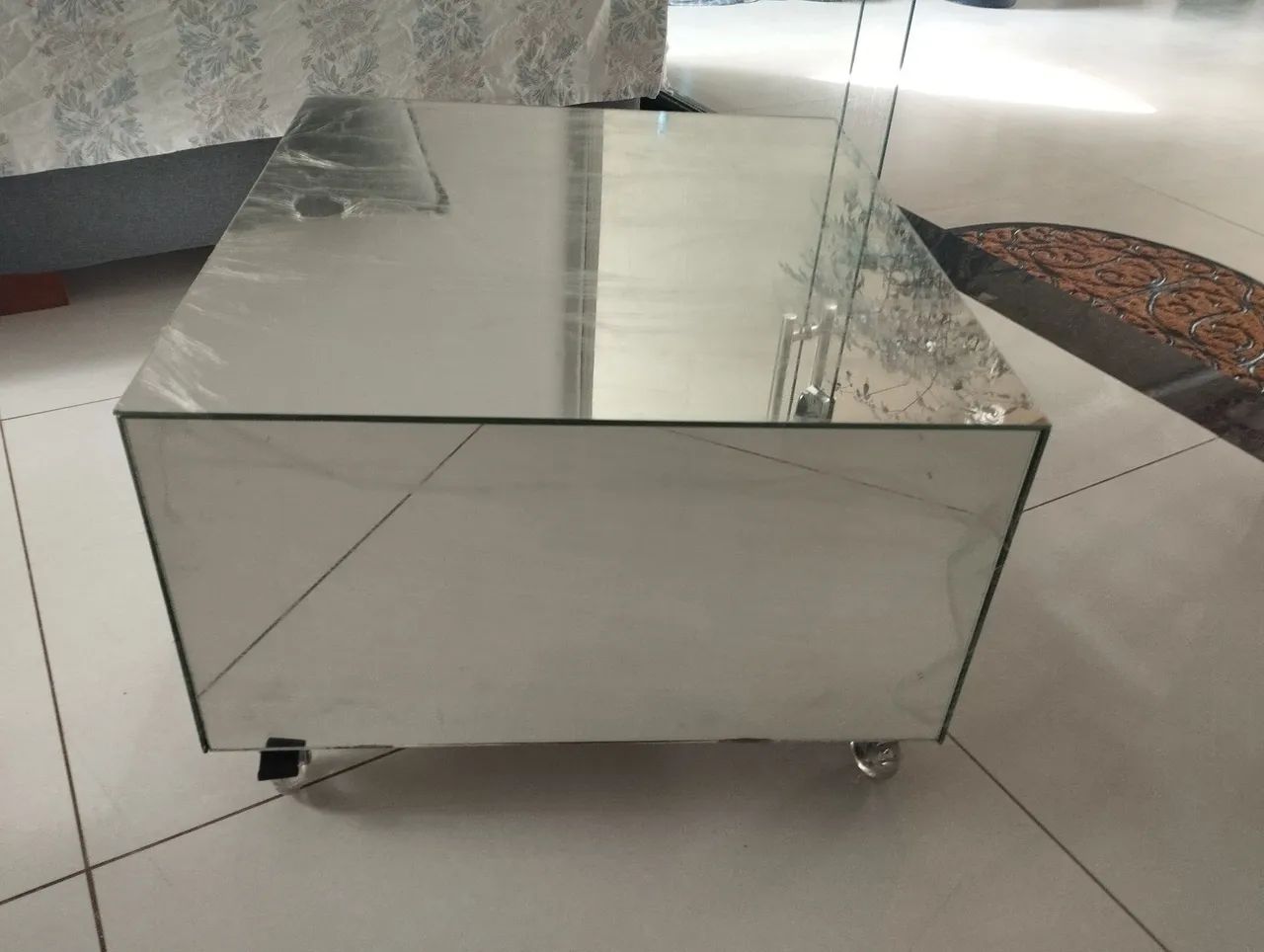 Mesa de centro espelhada 50x55  - Foto 2