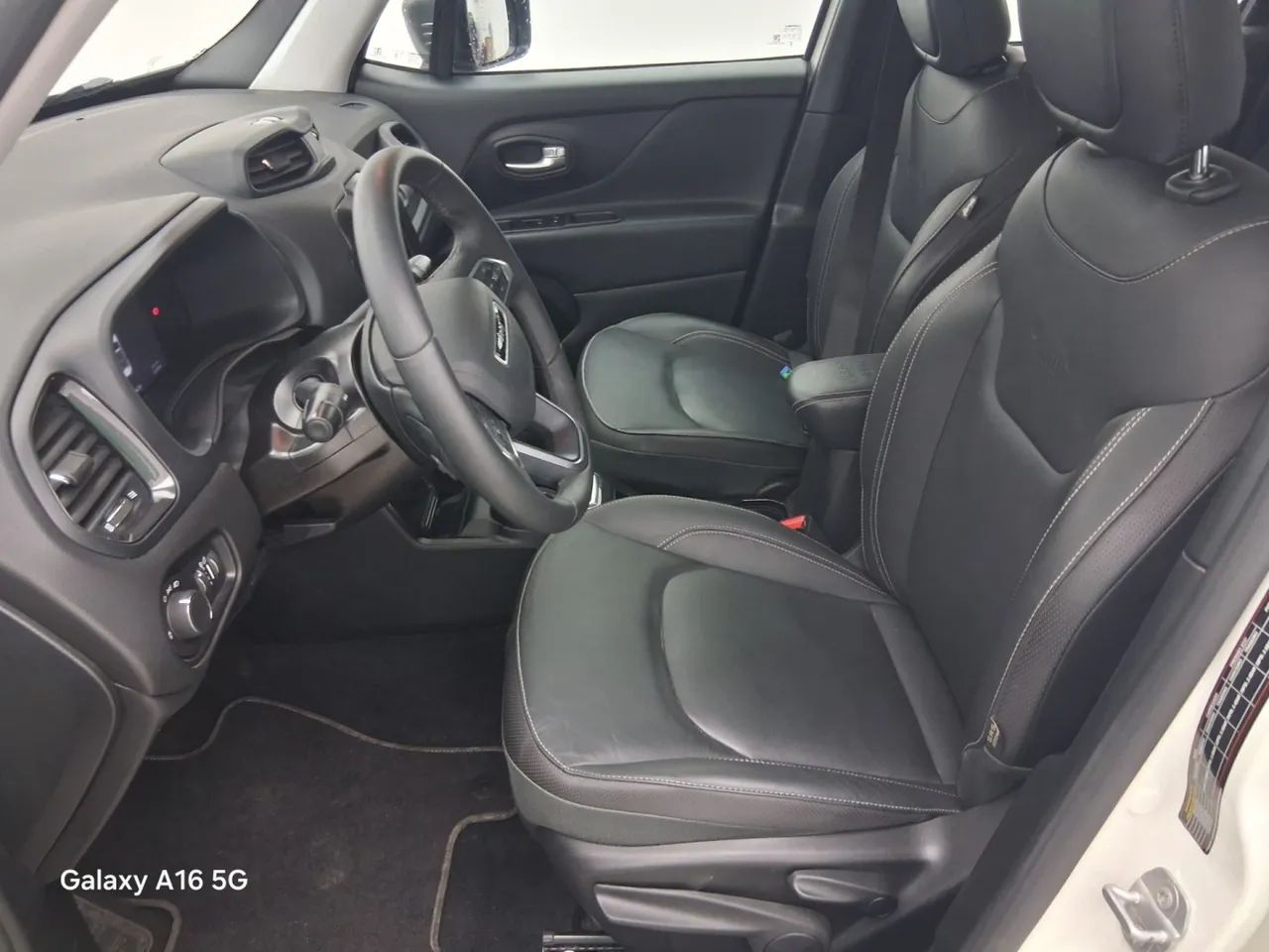 Jeep Renegade Long. T270 1.3 TB 4x2 Flex Aut., foto 15 de 18
