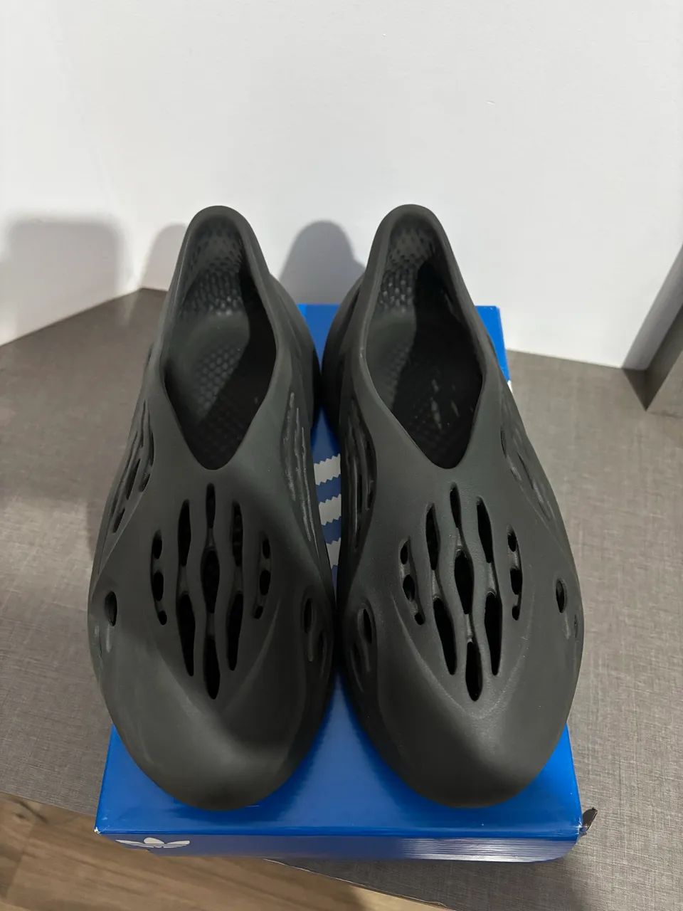 Yeezy Foam Runner Carbon - Foto 4