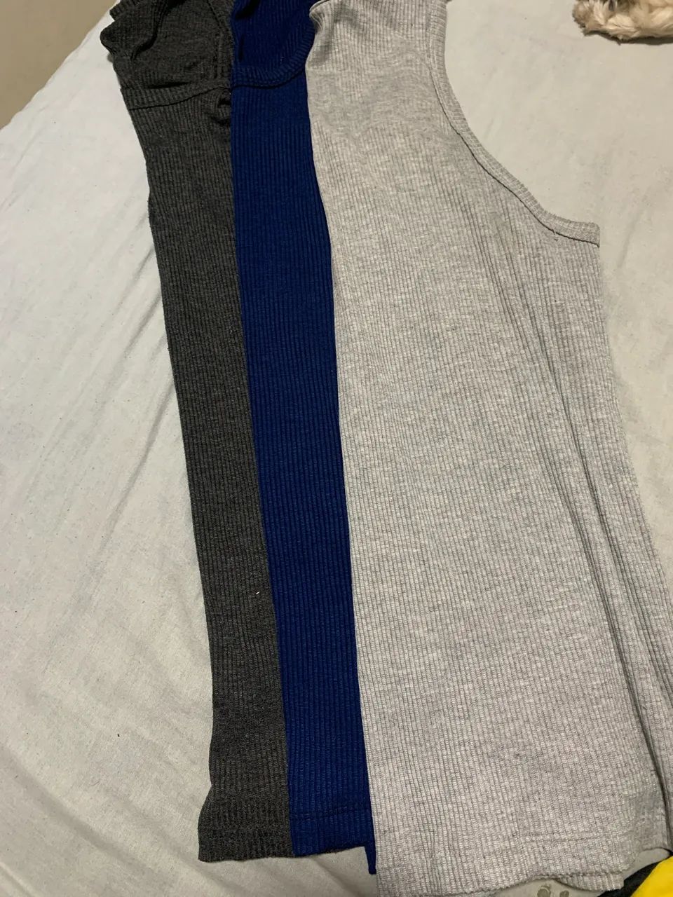 Kit com 3 regatas - ótimo estado 