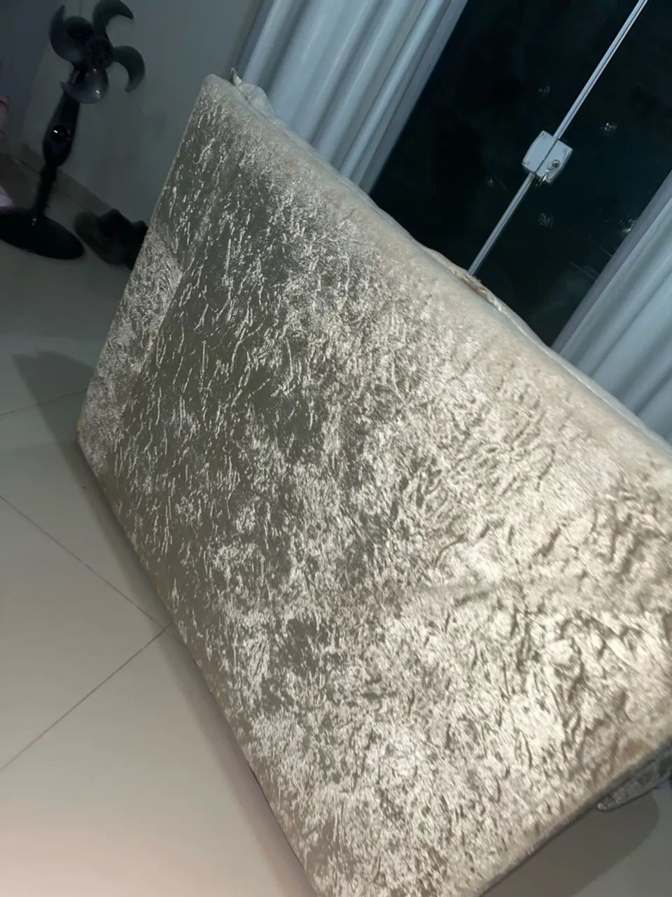 Sofá de Veludo Dourado - Foto 3