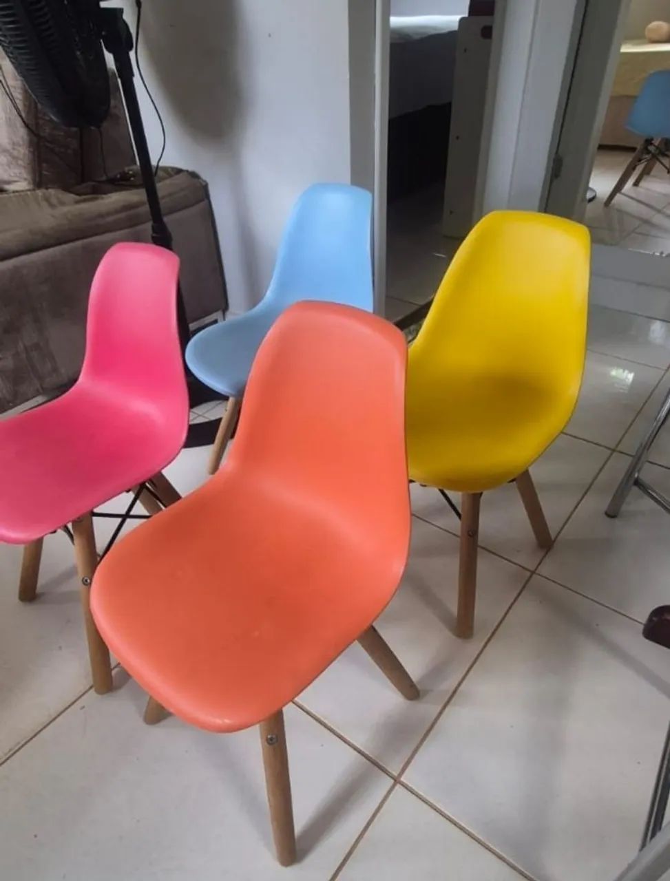 Cadeira eiffel infantil