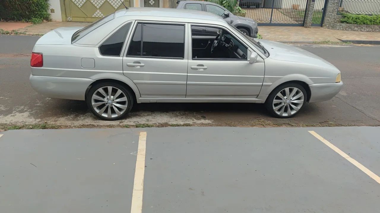 Volkswagen Santana 1.8 MI (álcool) 2005