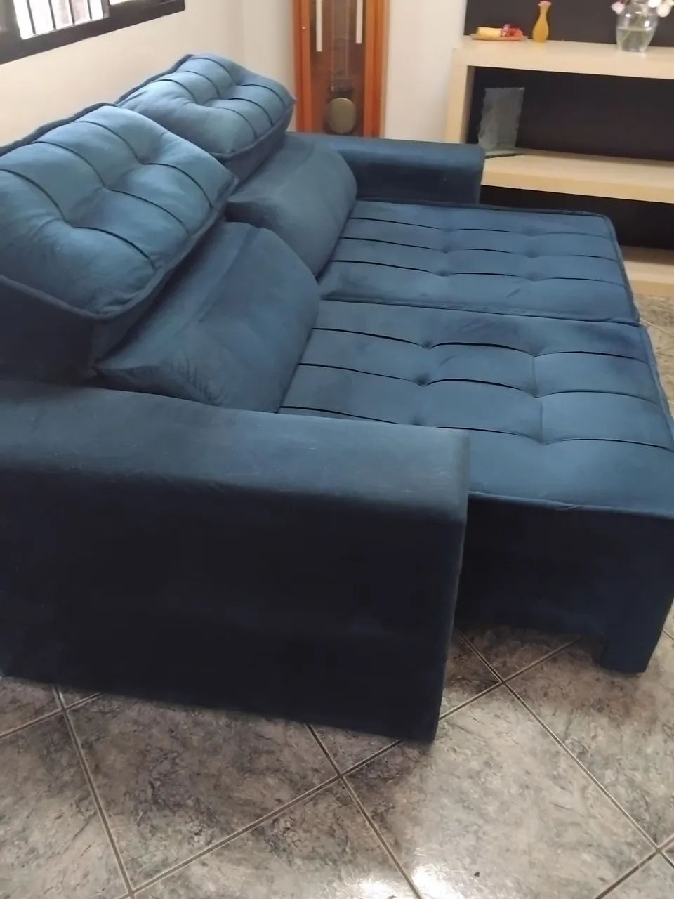 Sofá retrátil seminovo em ótimo  estado