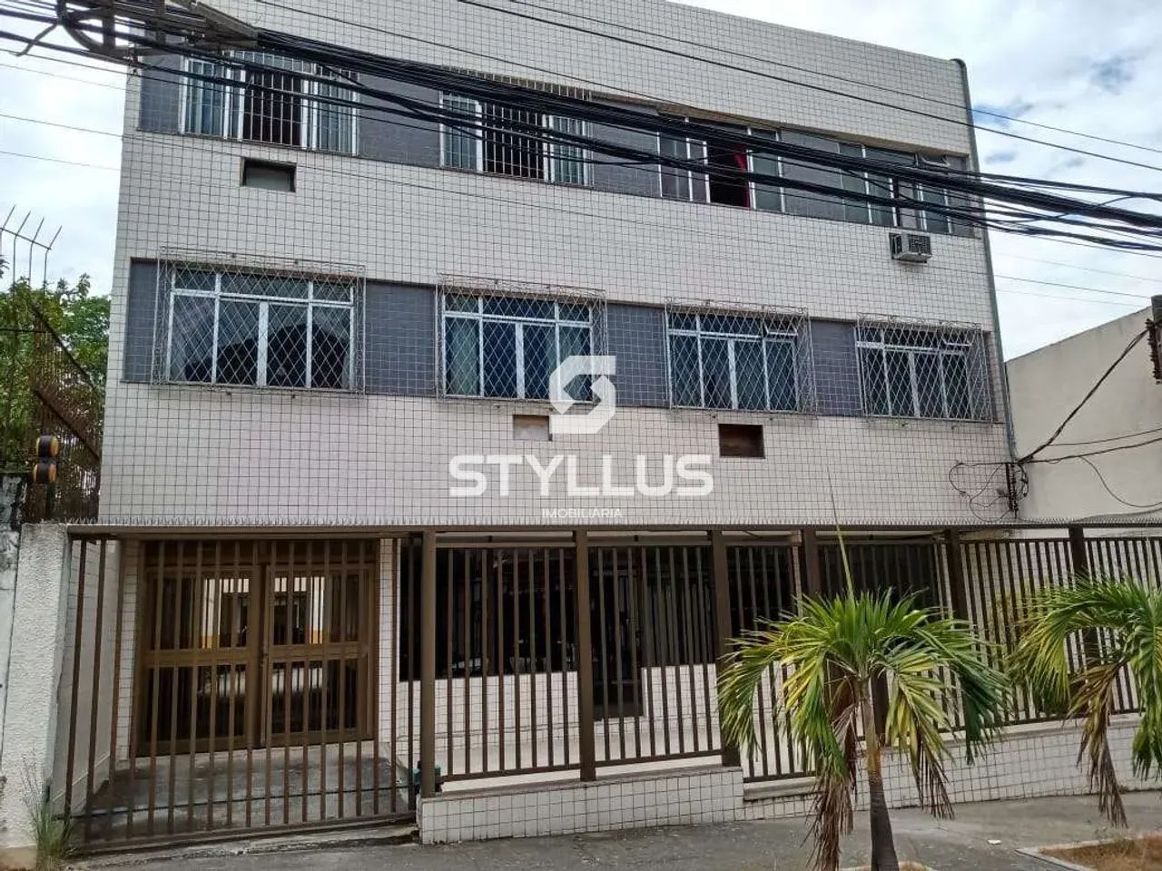 Apartamento de Frente com Comércio e Condução Próximos! M01X - Foto 2