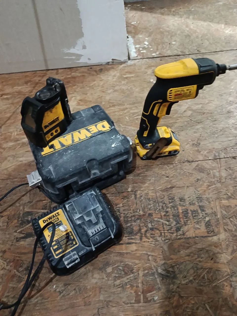 Parafusadeira Dewalt e Laiser - Foto 3