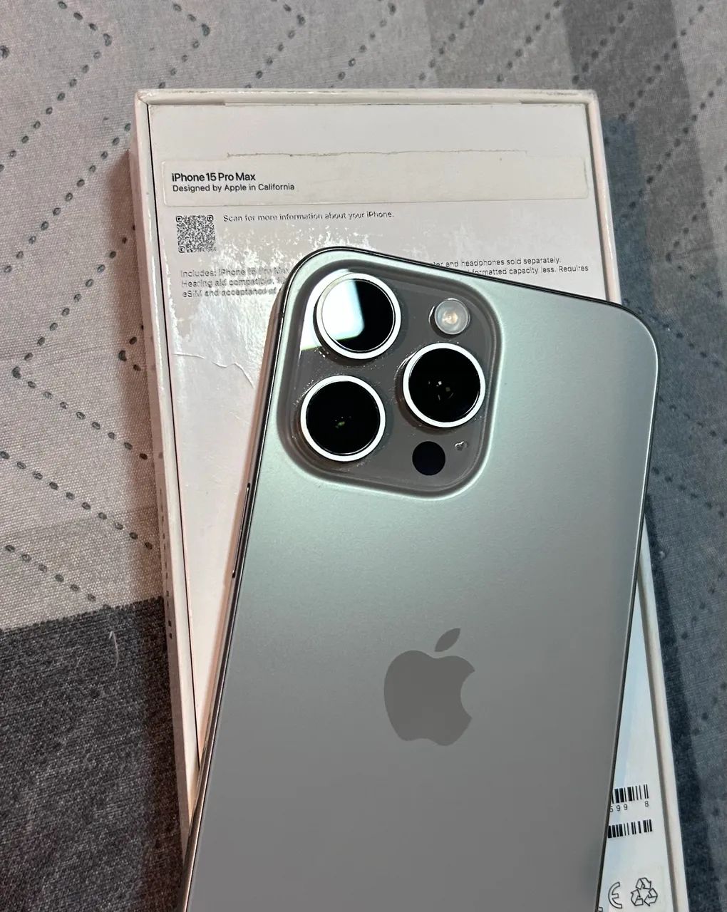 iPhone 15 Pro Max 256GB Cinza Titanium - Celulares e Smartphones