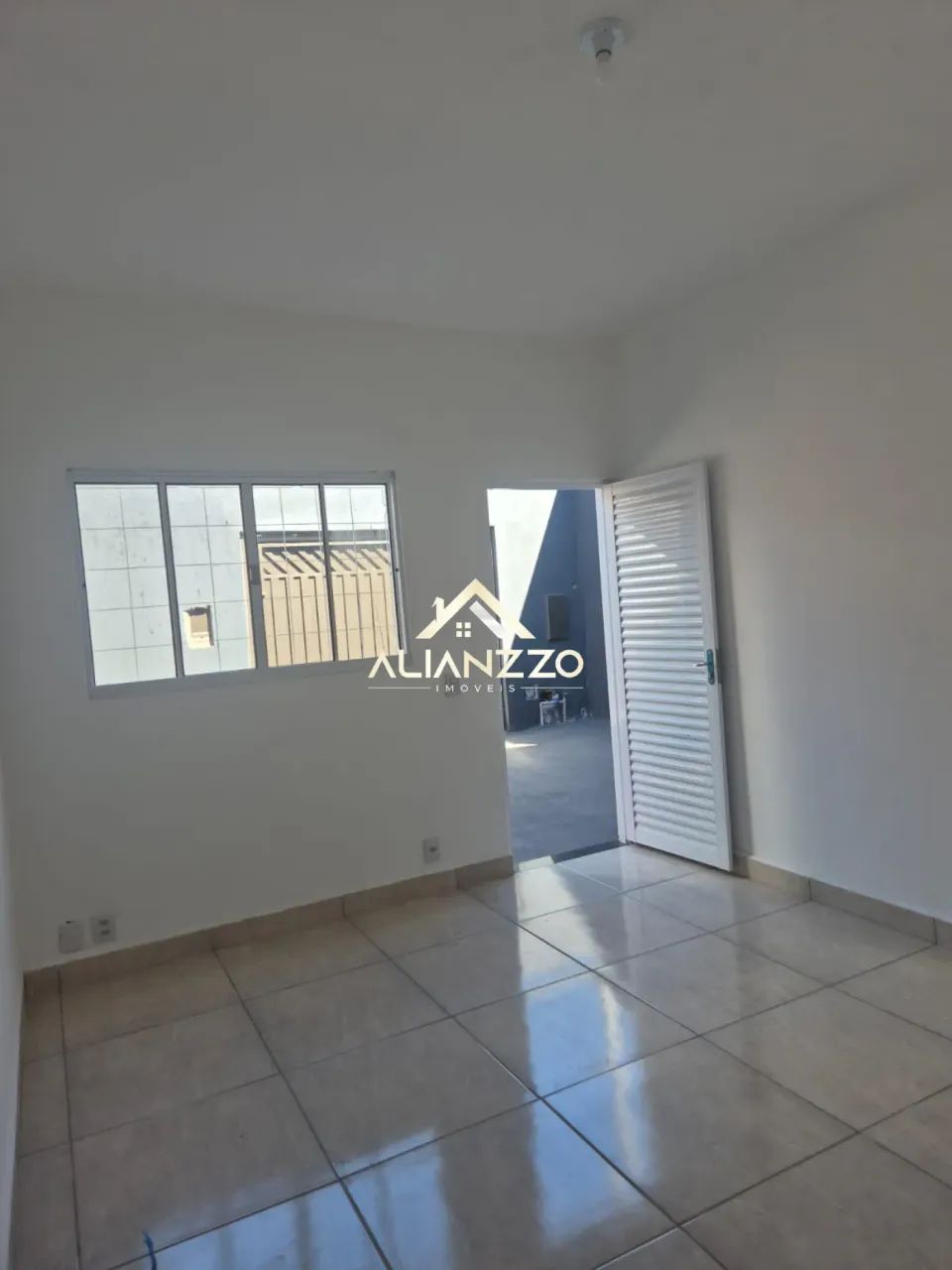 Casa com 3 Quartos para alugar, 80m² - Parque dos Pinus - Foto 3