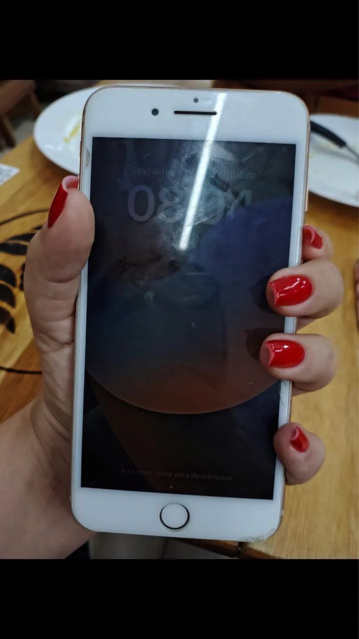 iPhone 8 Plus muito bem conservado funcionando tudo perfeitamente  - Foto 3