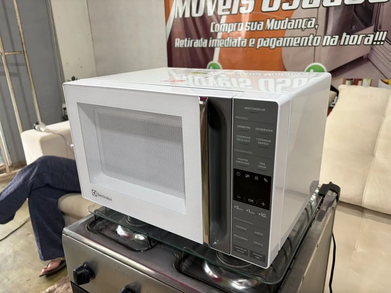 Microondas Electrolux novo 220  - Foto 2