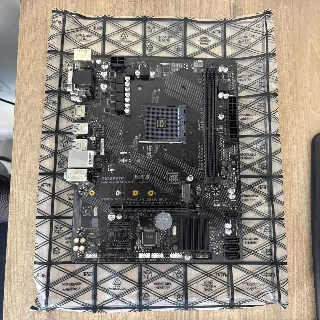 Placa Mãe Gigabyte GA-A320M-S2H