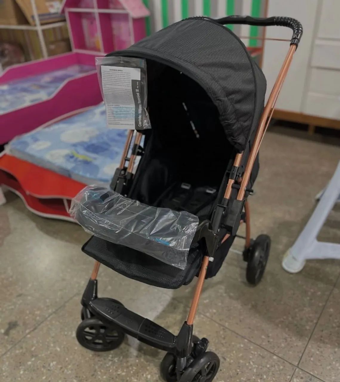 Carrinho de bebê berço novo cobre  - Foto 3