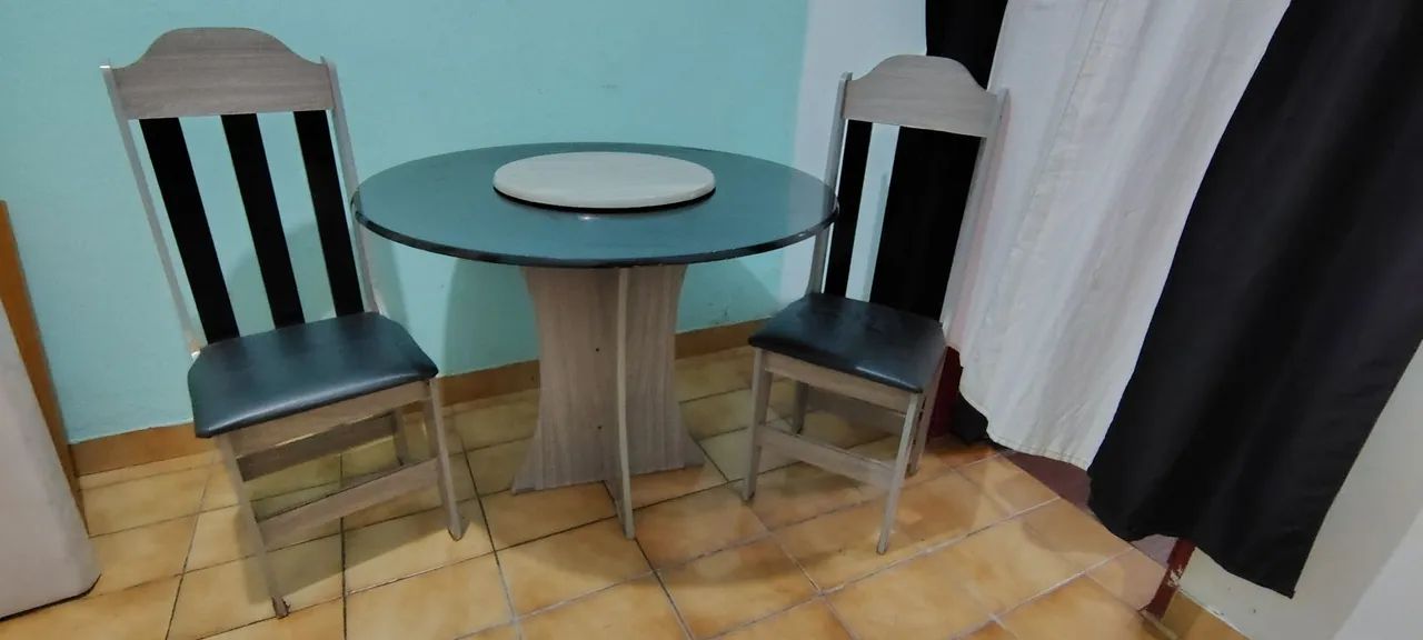 Mesa com 2 cadeiras  - Foto 2