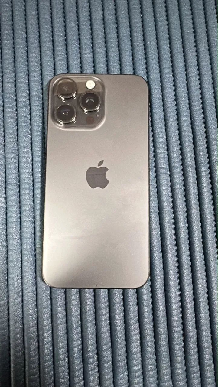 Vendo iPhone 15 pro Max 256 gb todo original  - Foto 2