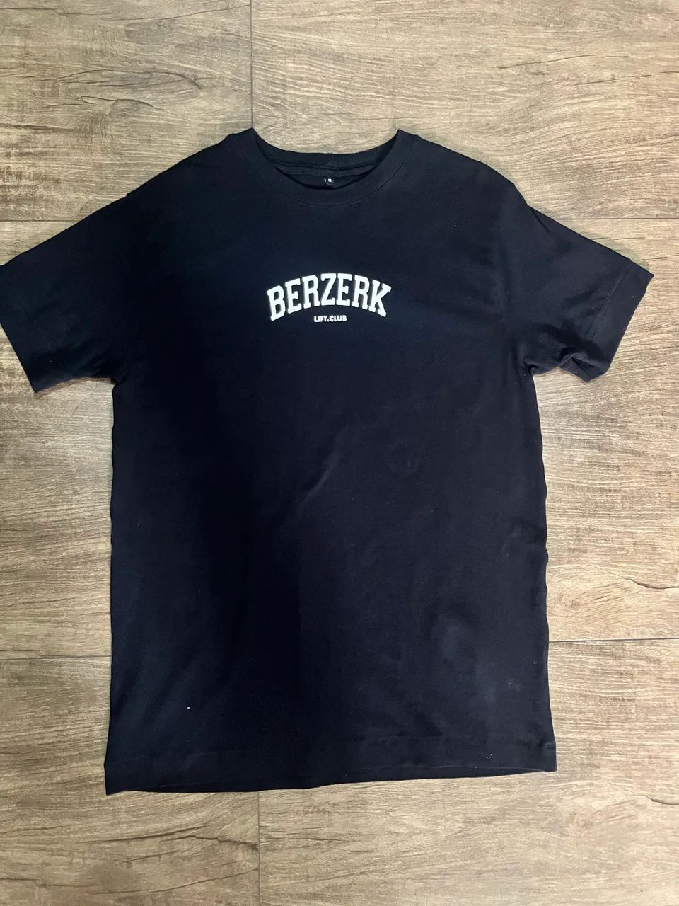 camiseta oversize berzerk 