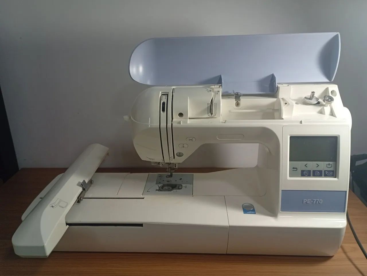 Máquina bordadeira  - Foto 5