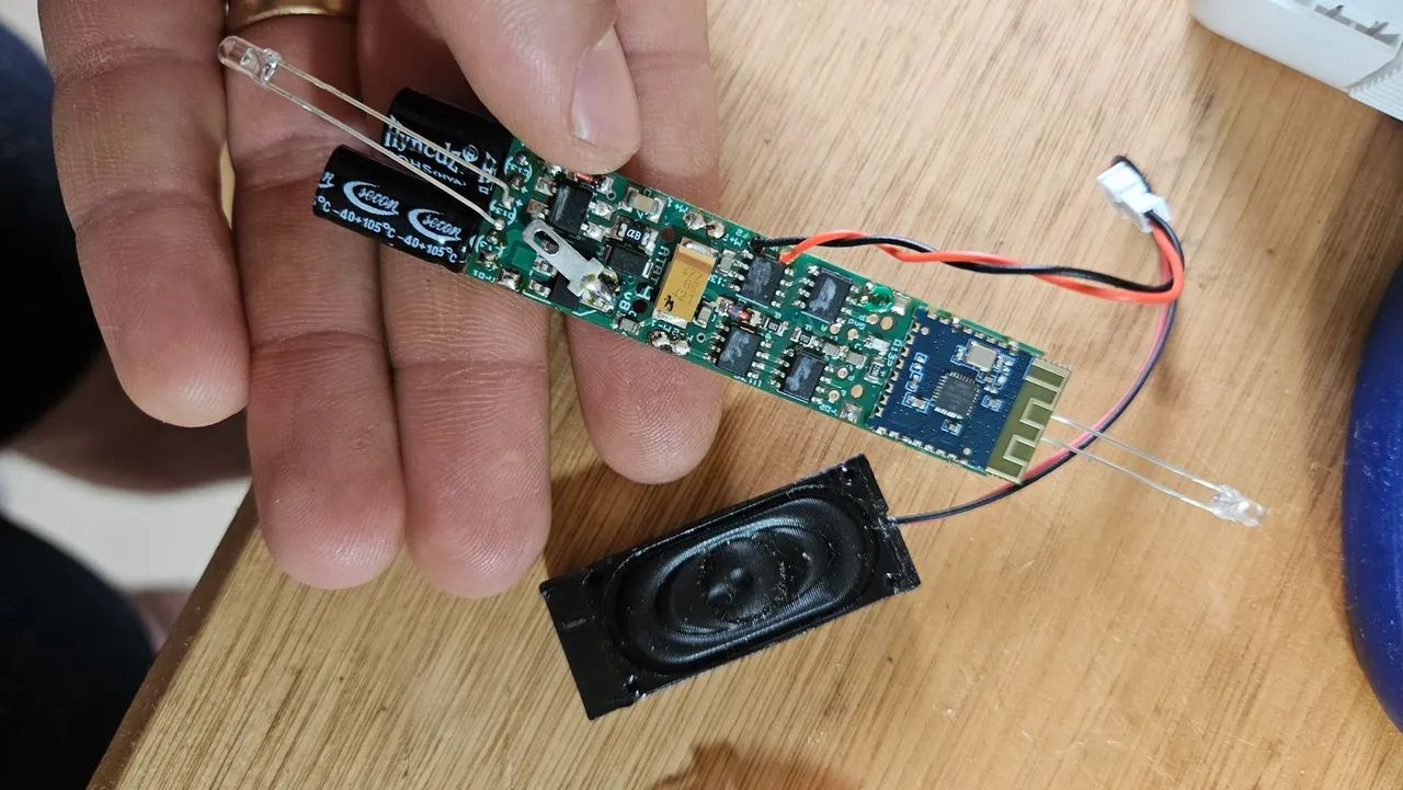2 sons para locomotiva ho com controlador Bluetooth ark trens 