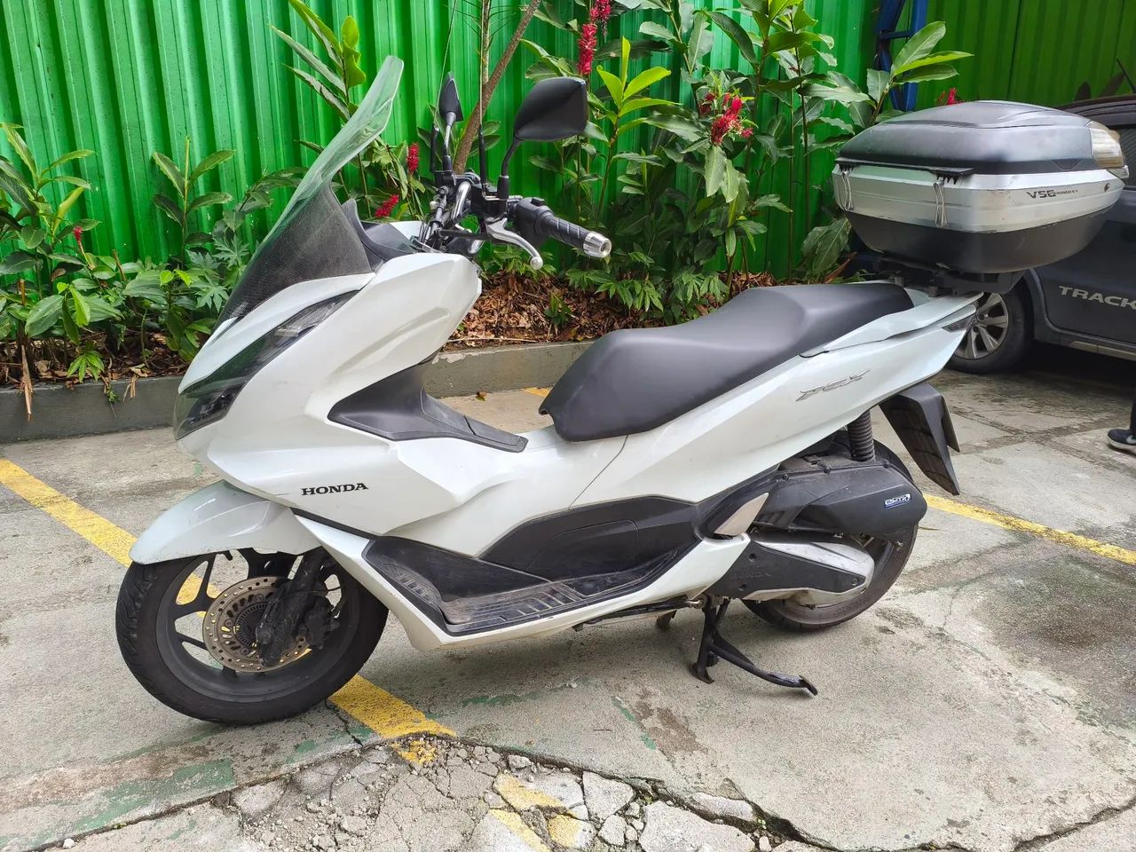 PCX 2024 branca abs
