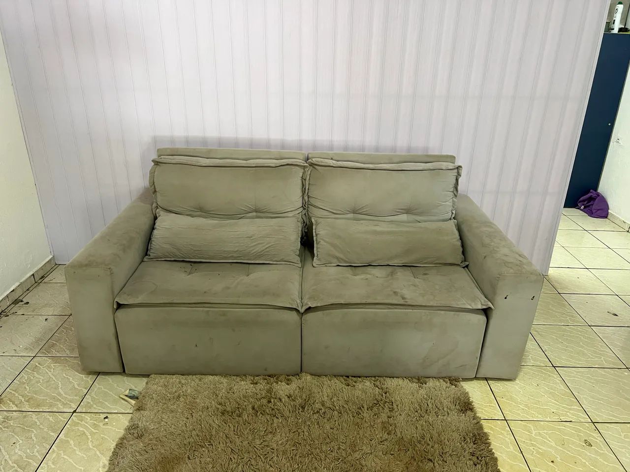 Vendo sofá retrátil e reclinável madeiramento maciço usado Entrego * - Foto 2