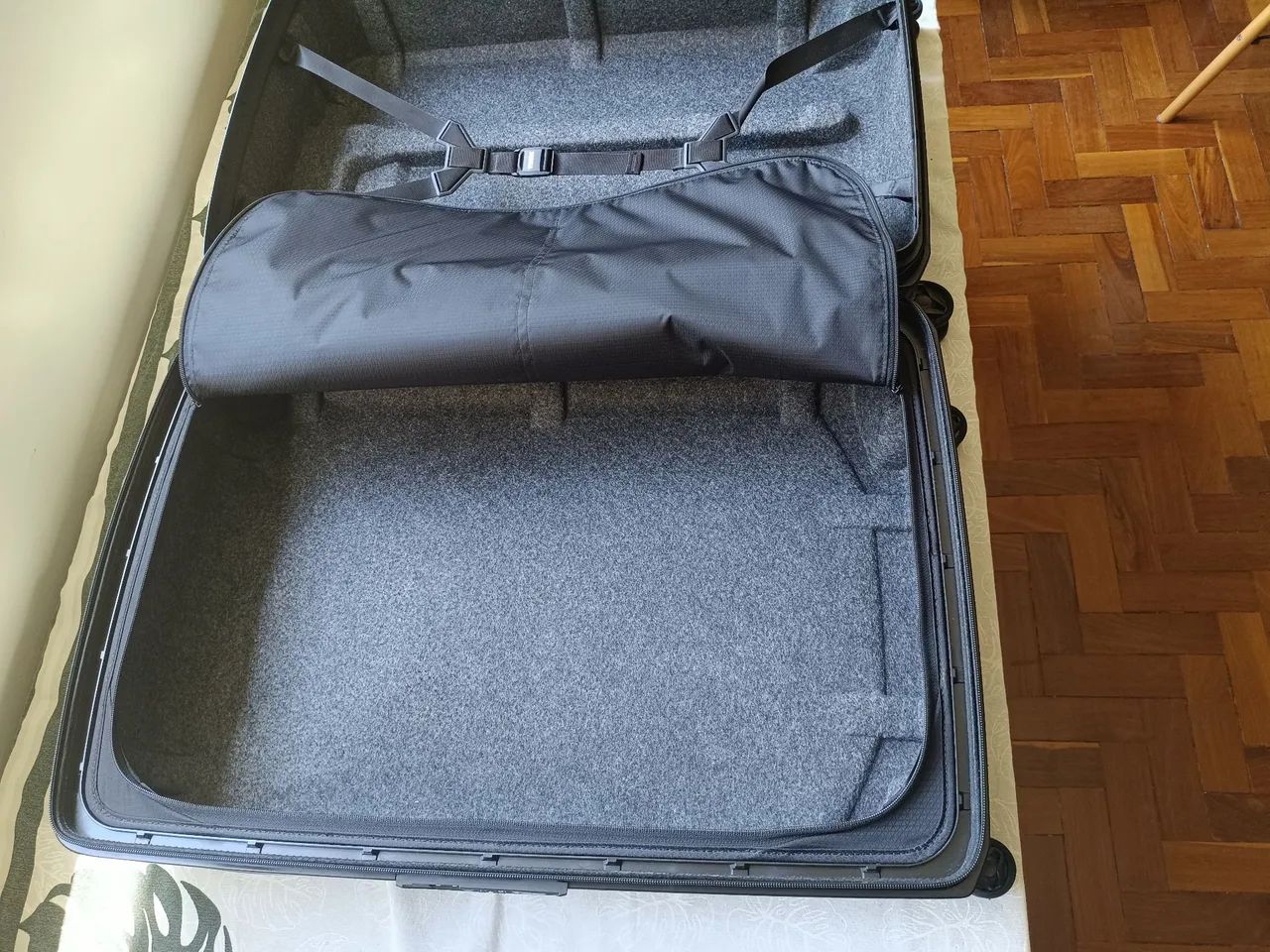 Mala Thule Revolve Spinner 75cm/30 - Foto 4
