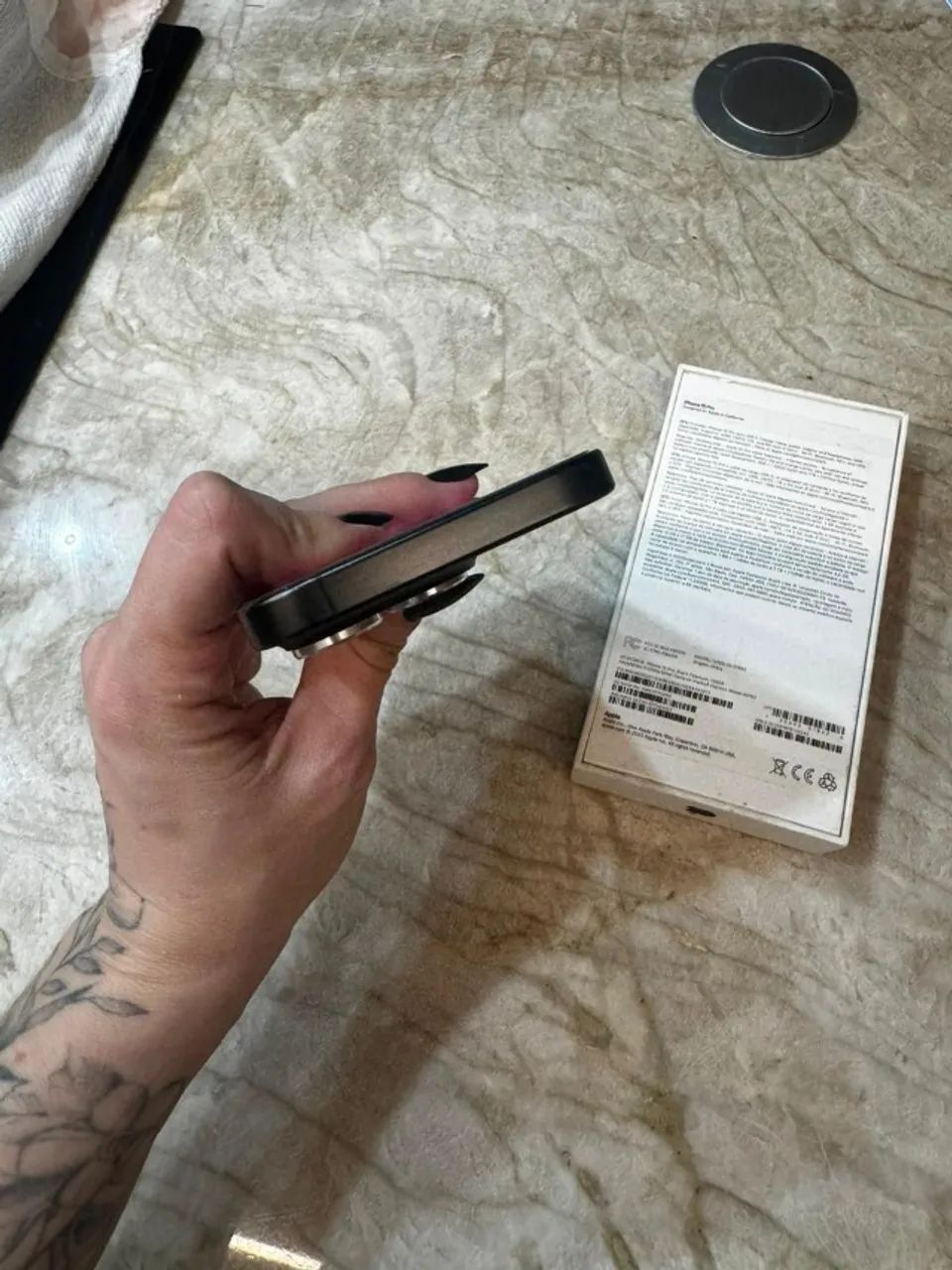 Iphone 15 Pro 128G Black Titanium seminovo  - Foto 5