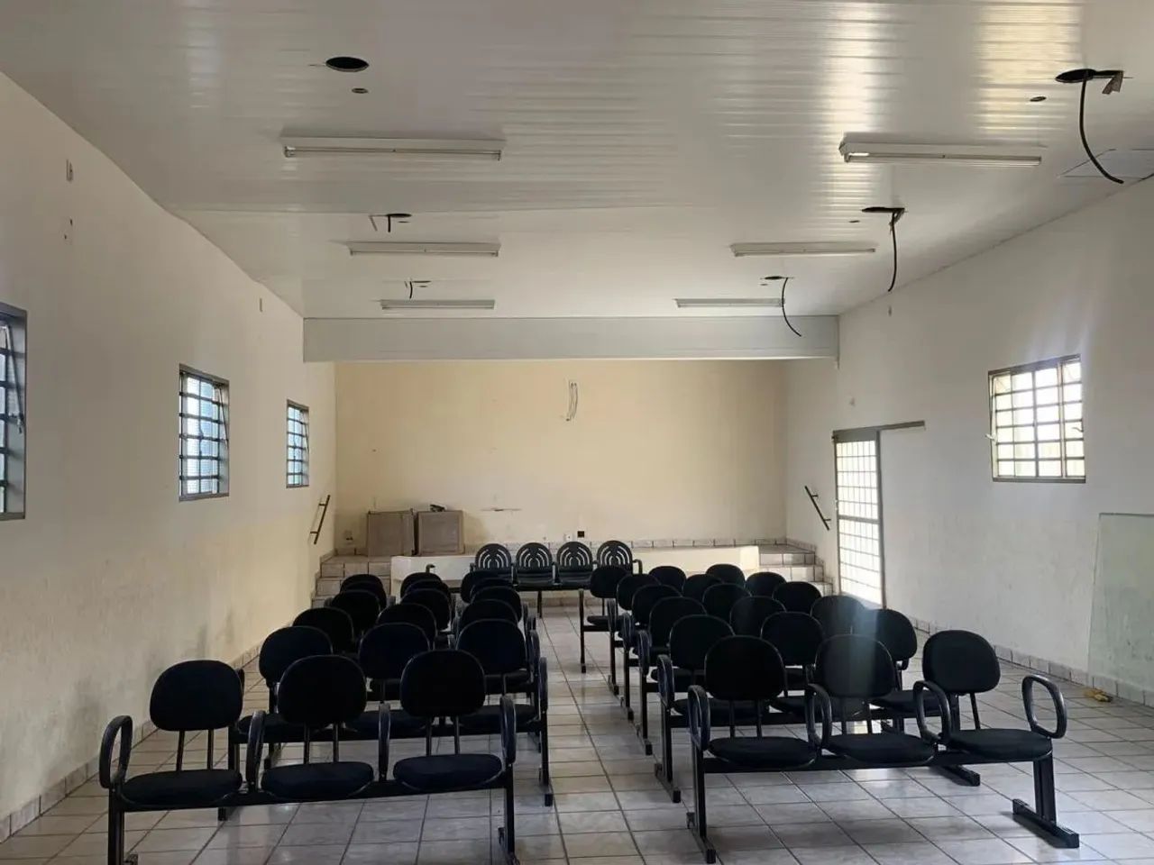 Ponto Comercial para Venda em Uberlândia, Tocantins, 1 dormitório, 2 banheiros, 1 vaga - Foto 2