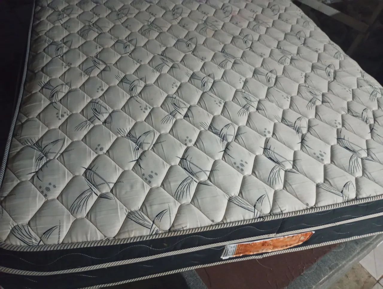 Cama box casal Queen 