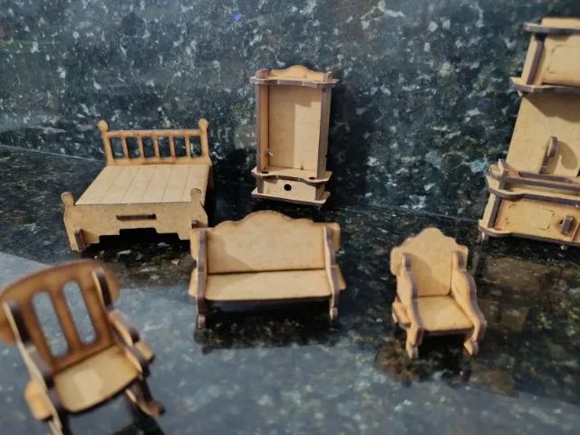 Kit Mini Móveis em Madeira MDF para Casinha de Boneca - Foto 3