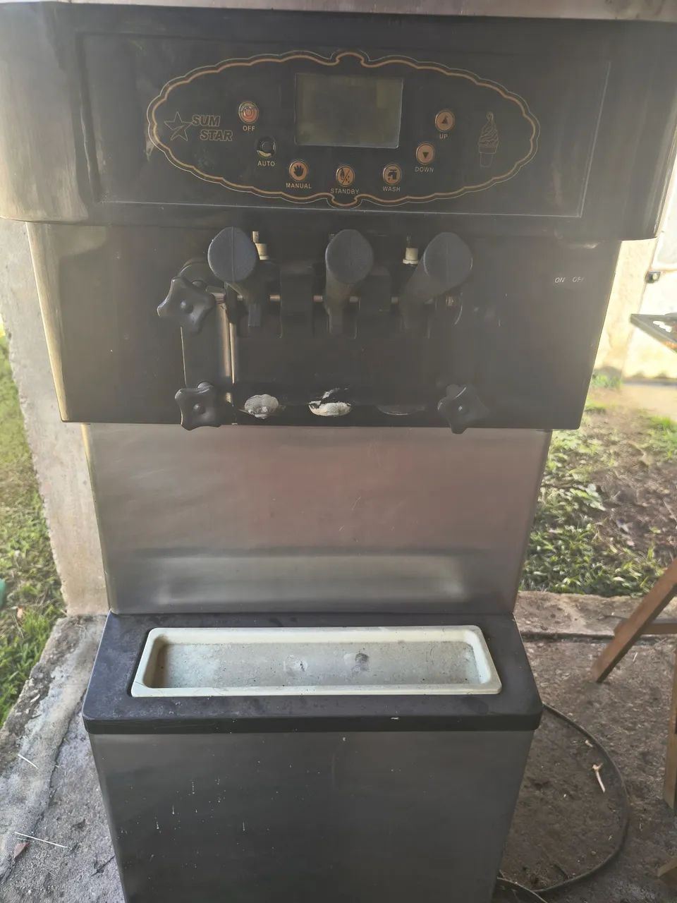 Vendo máquina de sorvete profissional 