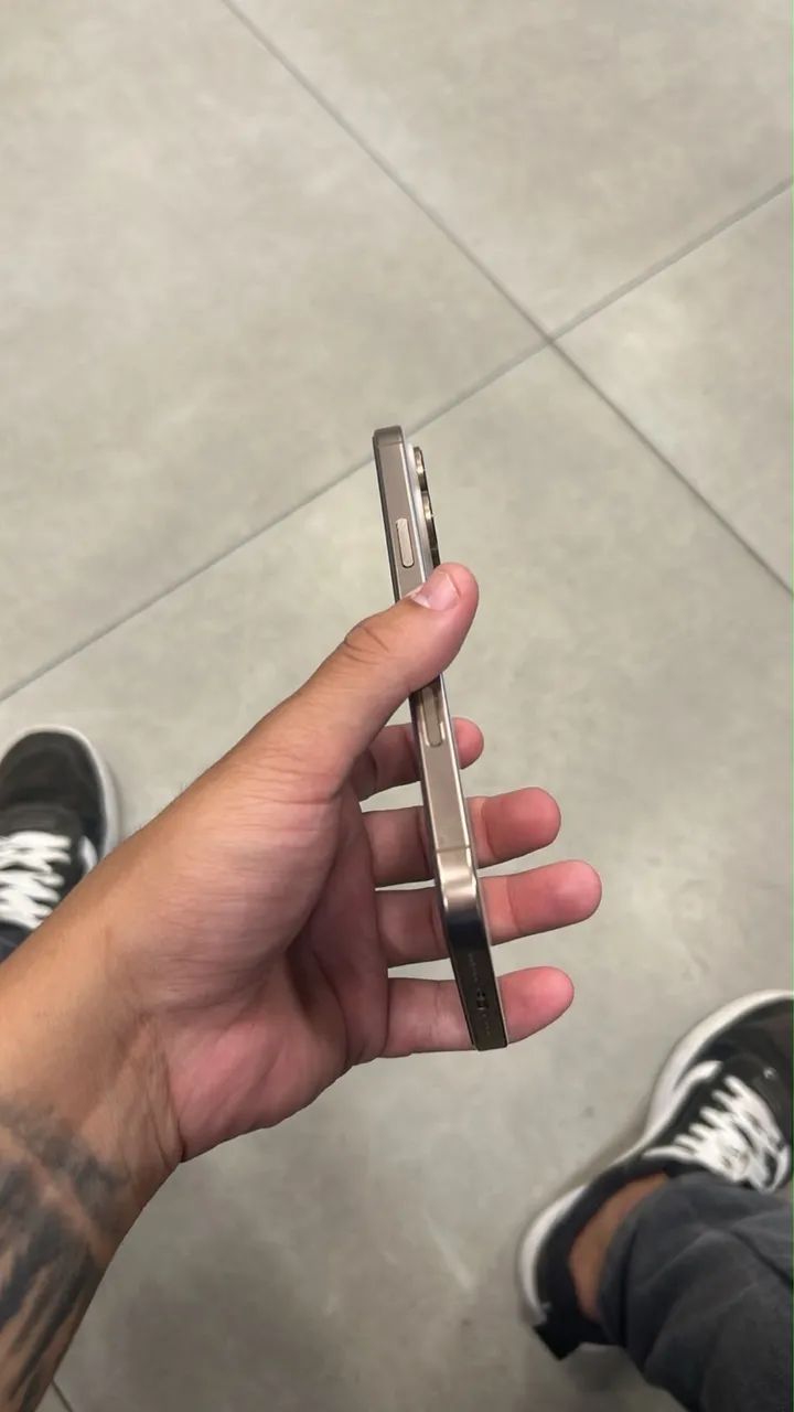 iPhone 16 pro max  - Foto 4