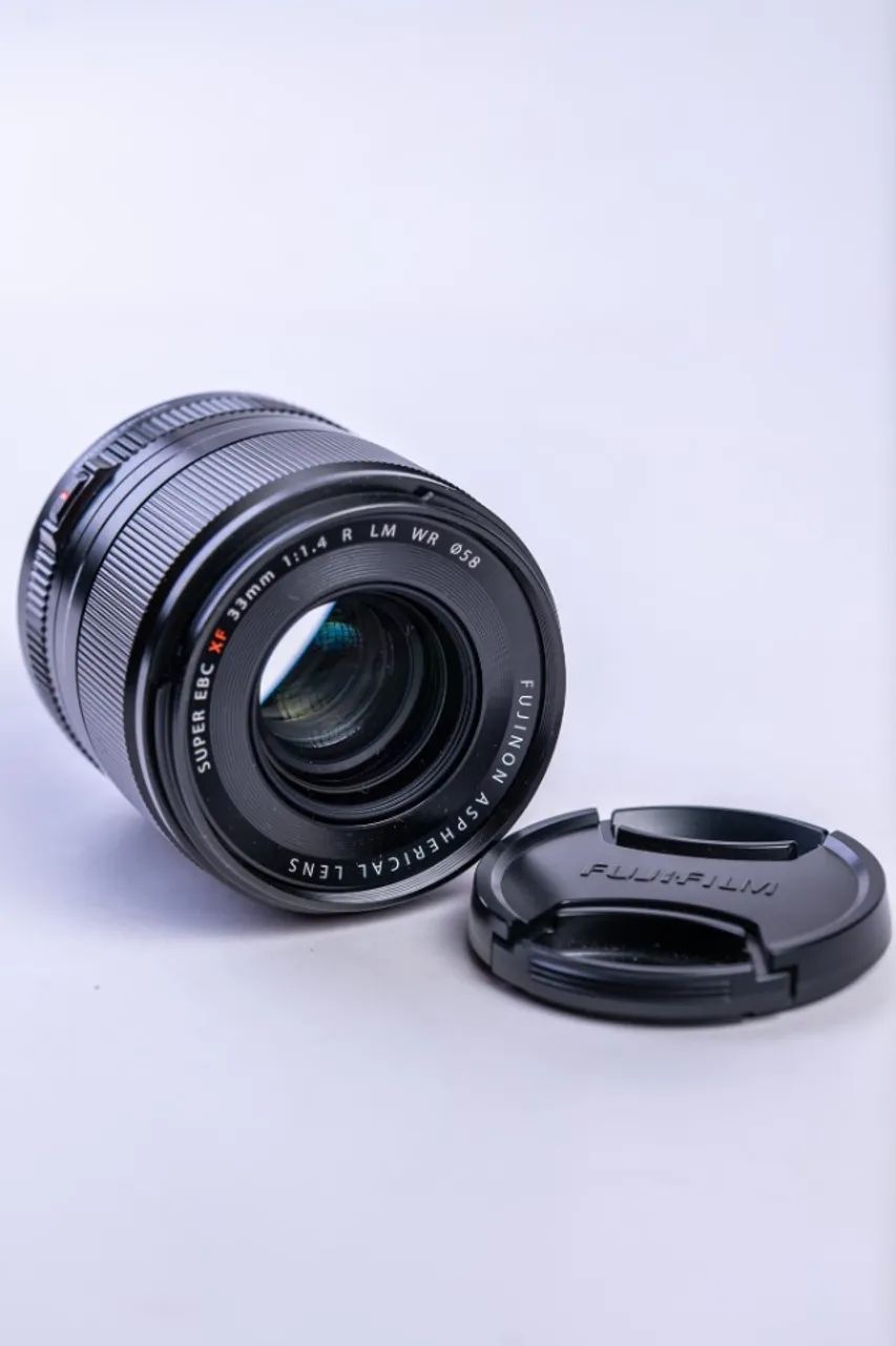 Lente Fujifilm XF33mm F1.4 R LM WR p/ FUJI 