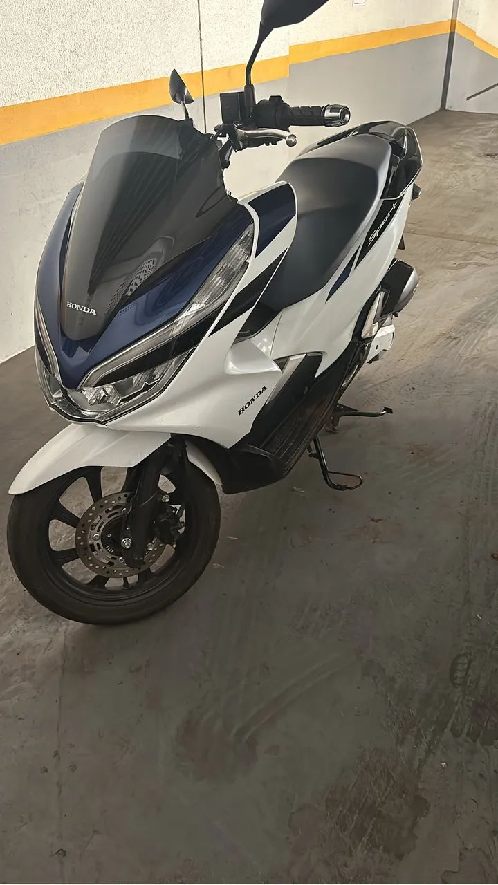 PCX em excelente estado.