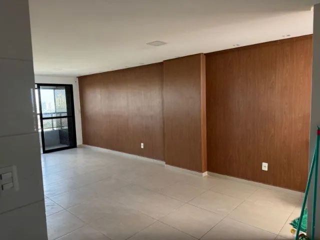 Amplo apartamento, no bairro do Farol, com 3 quartos - Foto 5