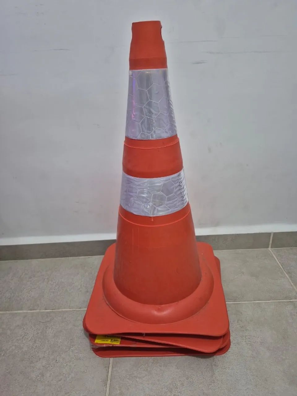 Cone Flexivel 75cm Refletivo - Foto 3