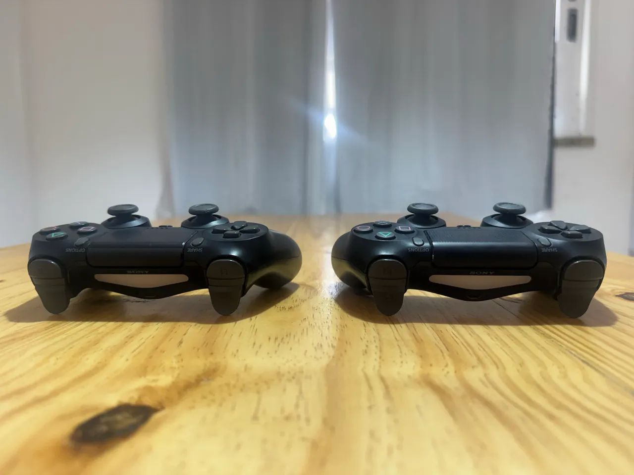 2 Controles Dualshock (PS4) - Foto 3