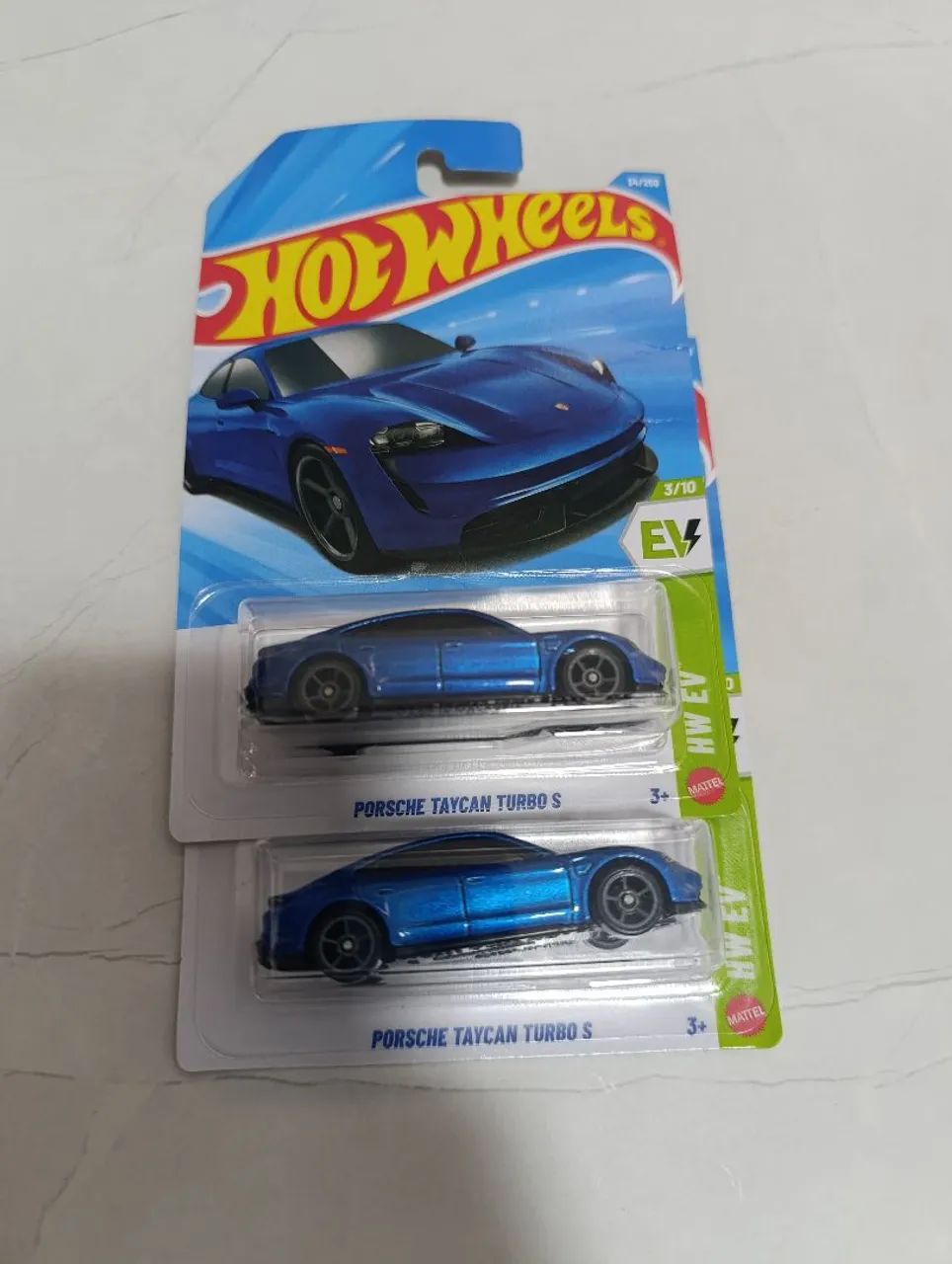 Hot Wheels Porsche Taycan Turbo 
