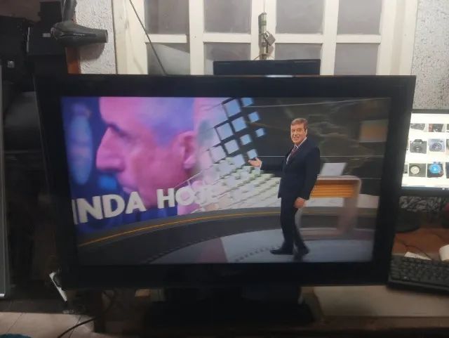 Vendo - tv LG 32 polegadas modelo 32LK451C com conversor digital saídas HDMI não e smart f