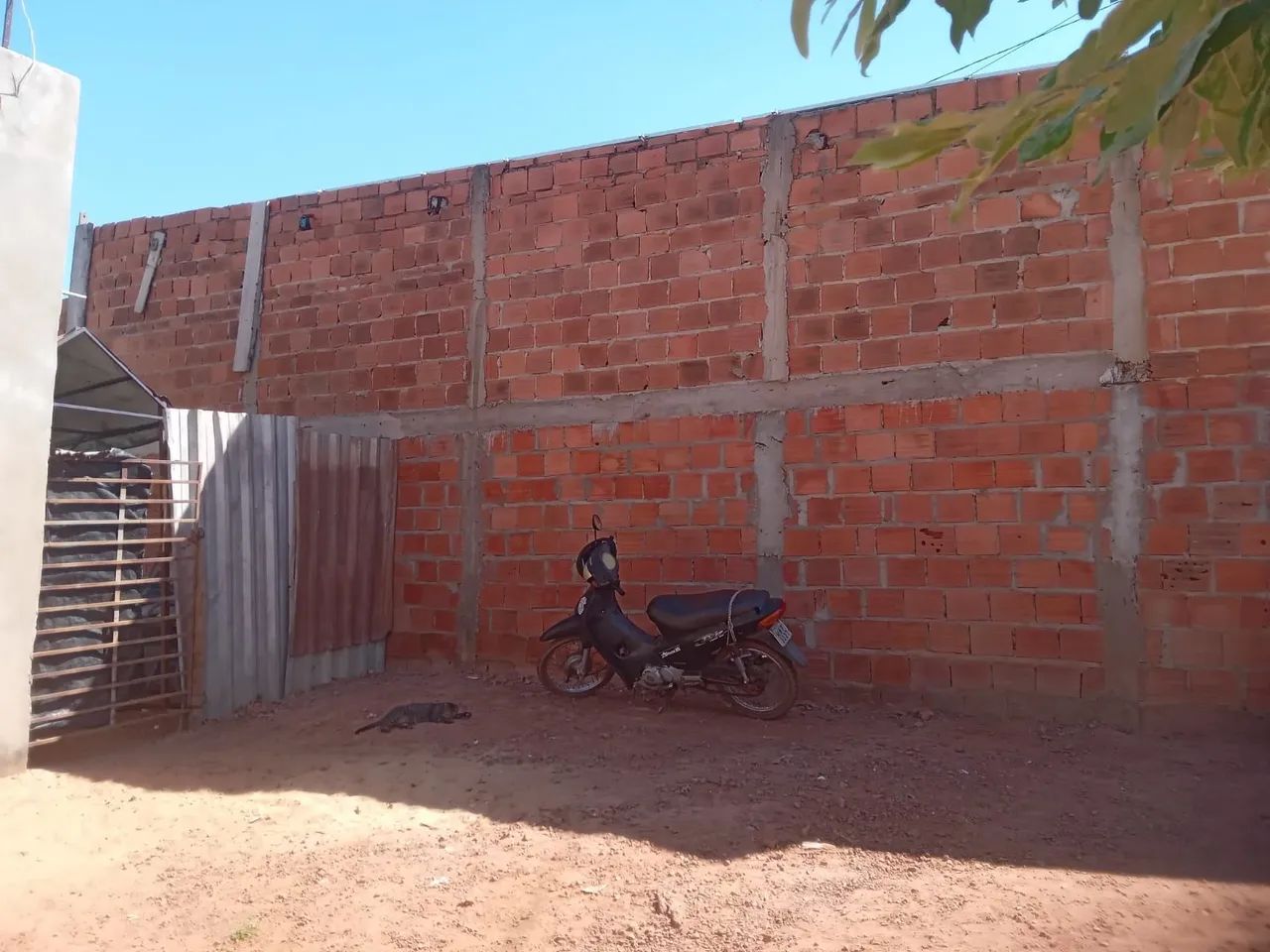 Vendo esse lote com um cômodo.  - Foto 2