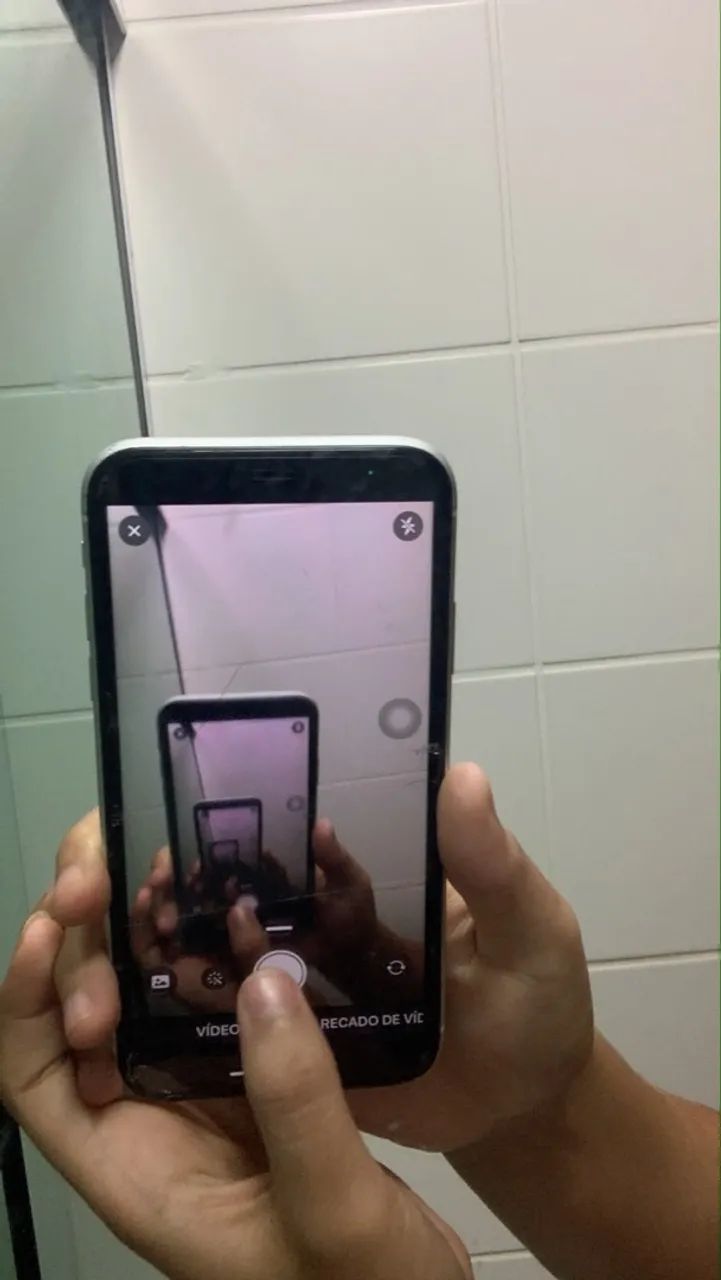 iPhone XR branco de 64 gb - Foto 2