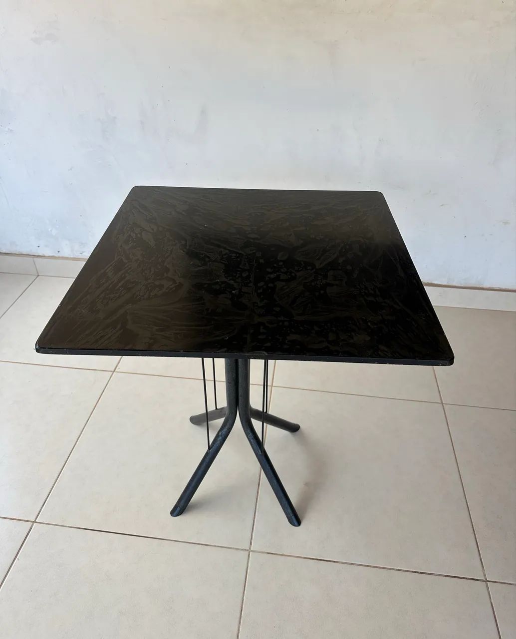  mesa com 4 cadeiras  - Foto 2