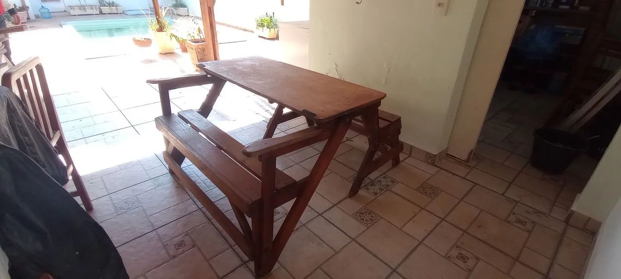 Banco de madeira que vira mesa - Foto 4