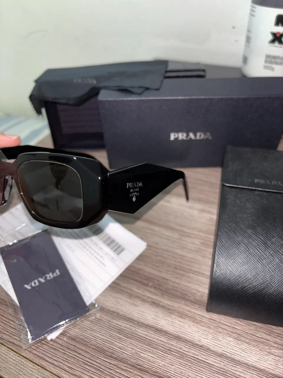 Óculos Prada solar 17ws muito novo - Foto 4