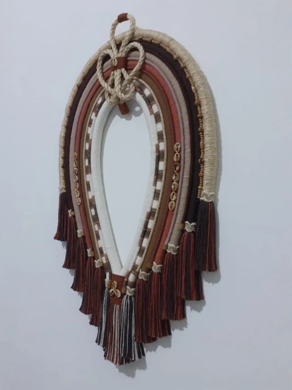 Cocar Ibiúna - Terra Preta - 72 cm x 42 cm - BelArt Atelier - Foto 5